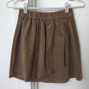 Aritzia Wilfred Free suede skirt